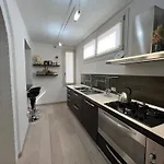 Apartment Ca' Del Vecio, In Centro Storico, Piazza Garibaldi