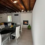 Apartment Ca' Del Vecio, In Centro Storico, Piazza Garibaldi *