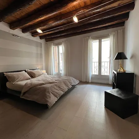 Ca' Del Vecio, In Centro Storico, Piazza Garibaldi