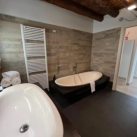 Ca' Del Vecio, In Centro Storico, Piazza Garibaldi Apartamento *