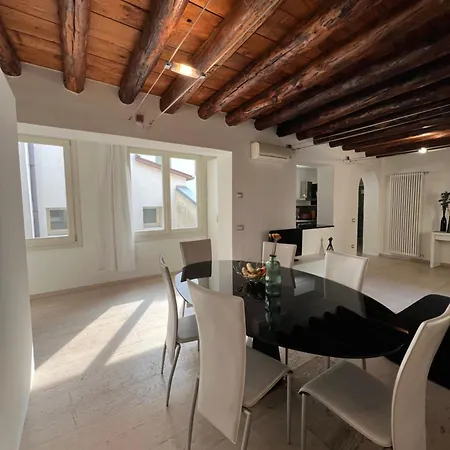 Apartamento Ca' Del Vecio, In Centro Storico, Piazza Garibaldi