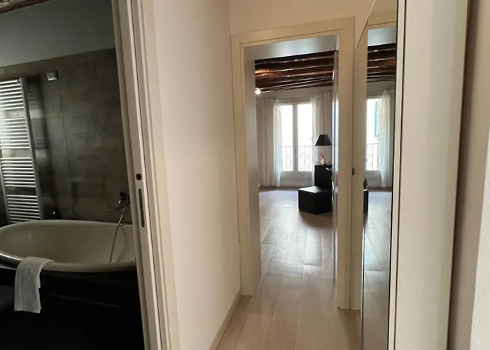 Ca' Del Vecio, In Centro Storico, Piazza Garibaldi