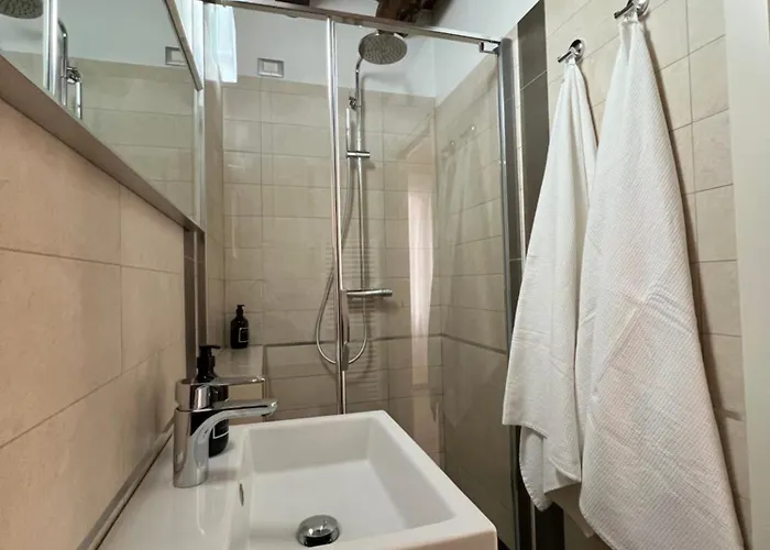 Ca' Del Vecio, In Centro Storico, Piazza Garibaldi *