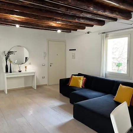 Apartment Ca' Del Vecio, In Centro Storico, Piazza Garibaldi *