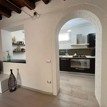 Apartment Ca' Del Vecio, In Centro Storico, Piazza Garibaldi Bassano del Grappa