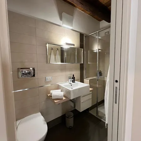 Ca' Del Vecio, In Centro Storico, Piazza Garibaldi Apartment *