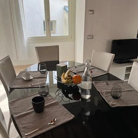 Ca' Del Vecio, In Centro Storico, Piazza Garibaldi Apartamento